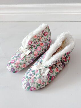 Vintage LULLABIES of LONDON Fuzzy Floral Cottagecore House Slipper Booties